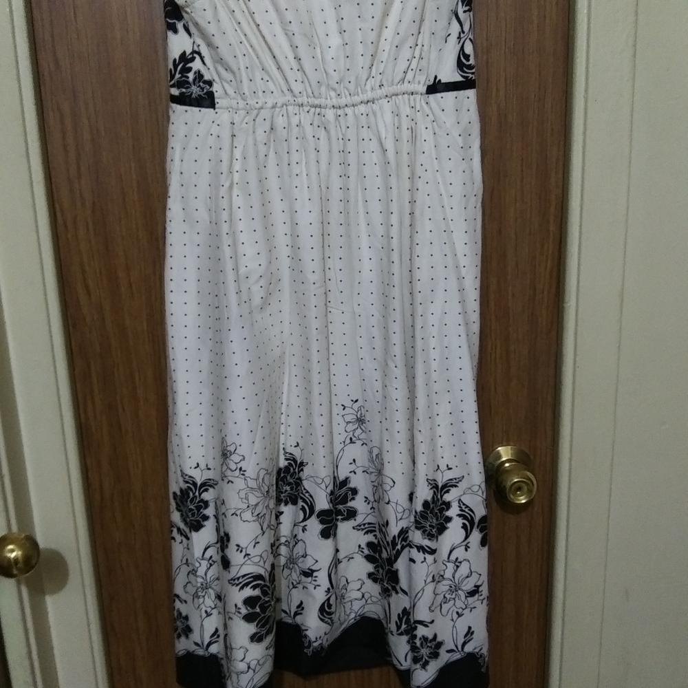 Gorgeous Flower Dress - Picture 9 of 16